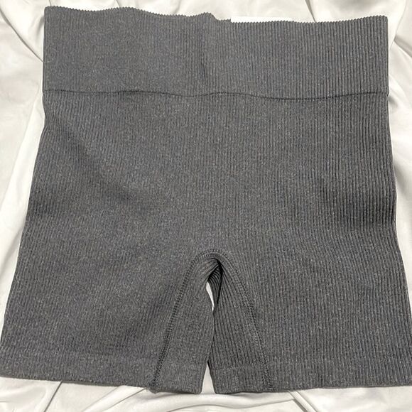 NWT- Old Navy - S. Ribbed High Short - Picture 1 of 5